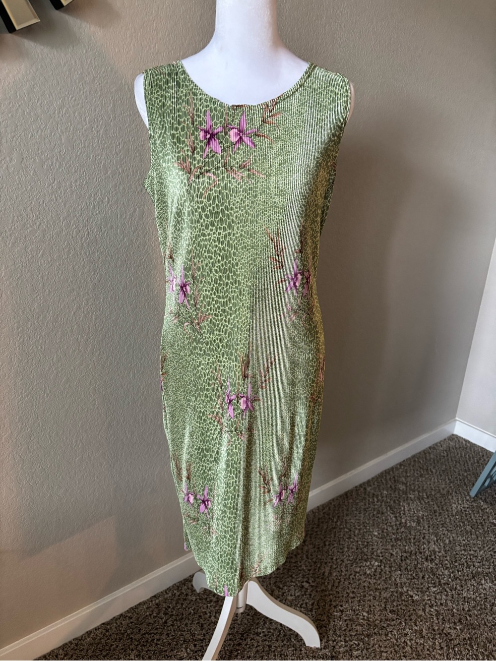 Sleeveless Green Floral Midi Dress with Pink Accents